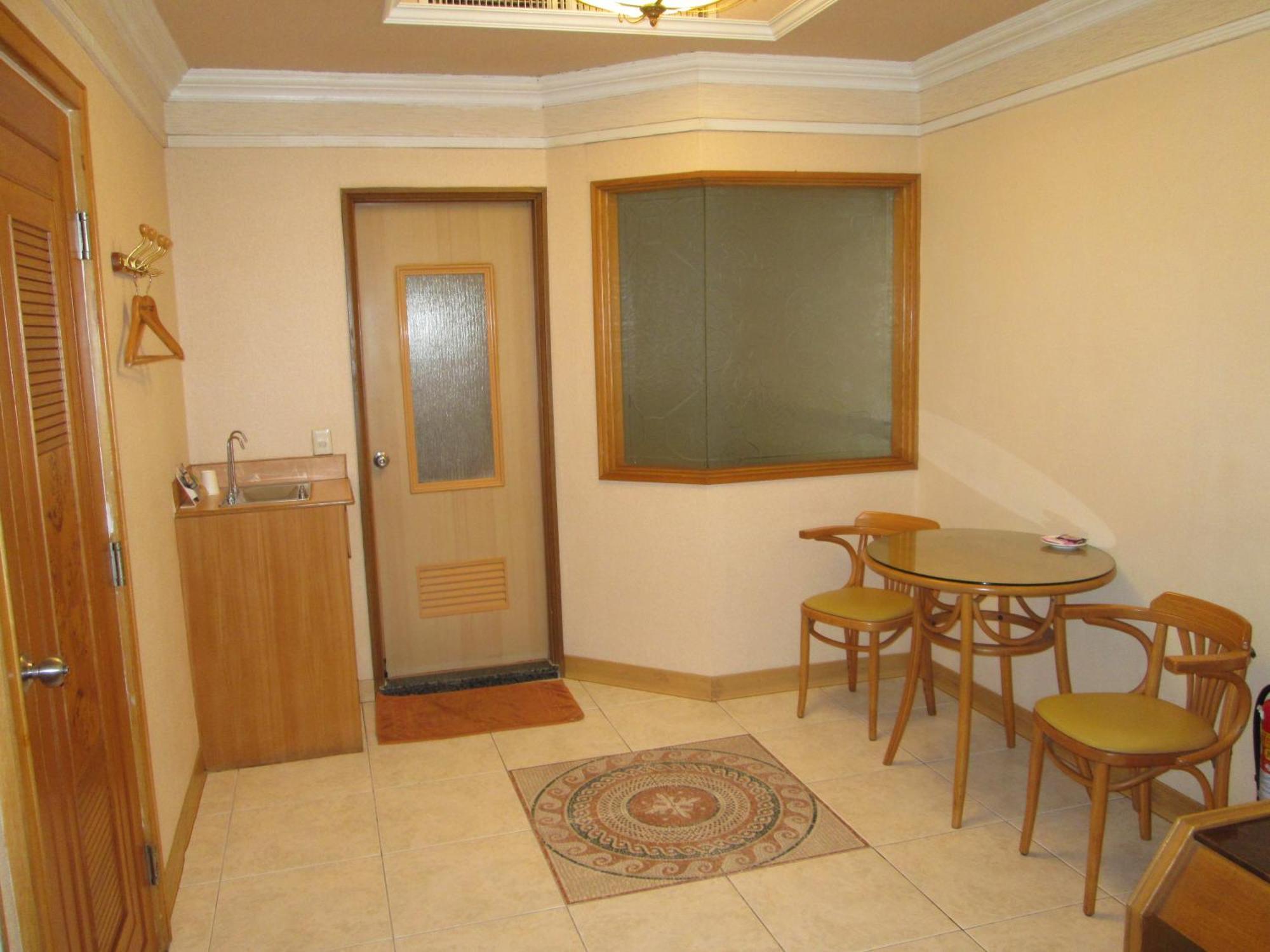 Huangjia Motel Tainan Exterior photo