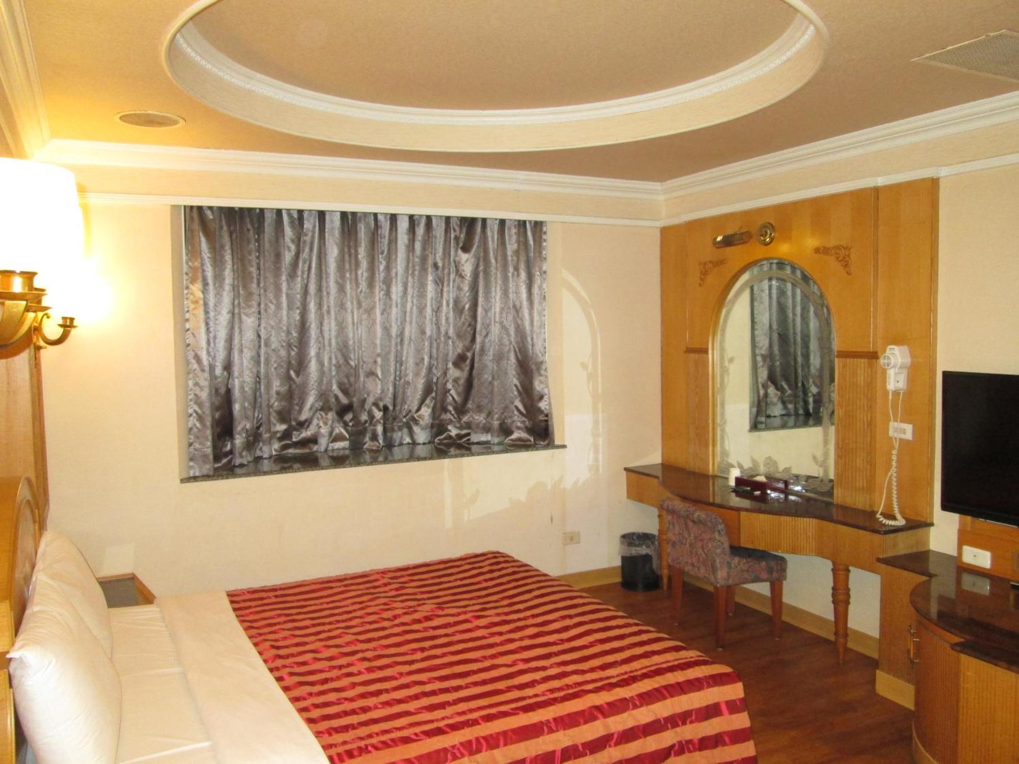 Huangjia Motel Tainan Exterior photo