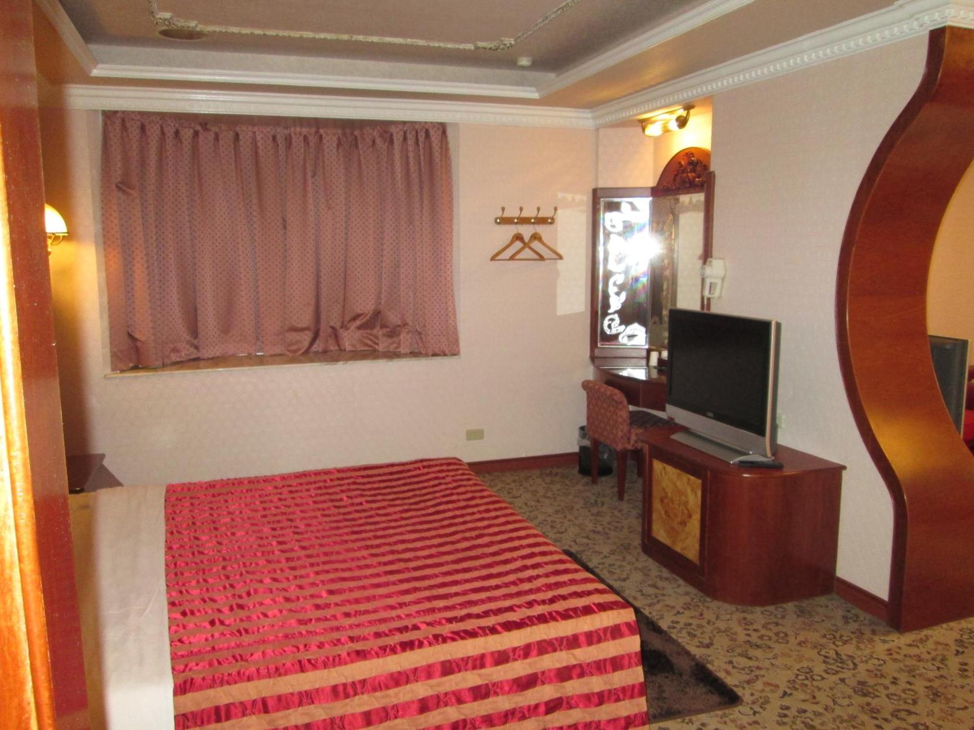Huangjia Motel Tainan Exterior photo