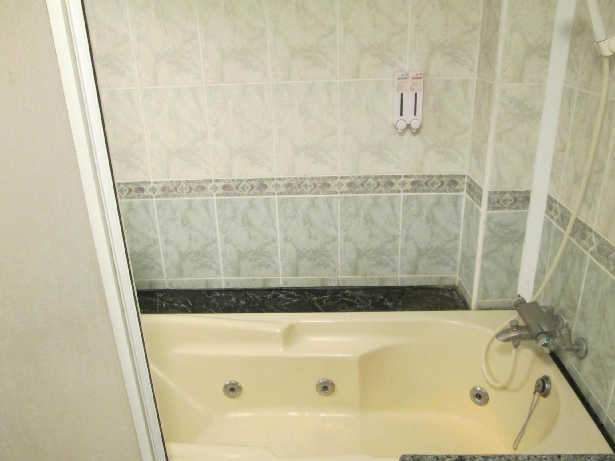 Huangjia Motel Tainan Exterior photo