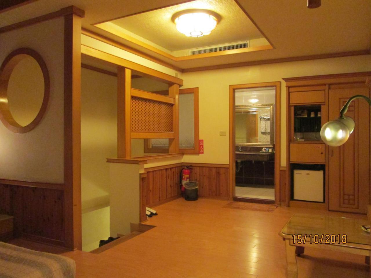 Huangjia Motel Tainan Exterior photo